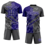 Benutzerdefinierte Graffiti Muster Dunkel Lila-Stahl Grau Scratch Sublimation Fußball Uniform Jersey Benutzerdefinierte Graffiti Muster Dunkel Lila-Stahl Grau Scratch Sublimation Fußball Uniform Jersey
