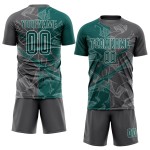 Benutzerdefinierte Graffiti Muster Mitternacht Grün-Stahl Grau Scratch Sublimation Fußball Uniform Jersey Benutzerdefinierte Graffiti Muster Mitternacht Grün-Stahl Grau Scratch Sublimation Fußball Uniform Jersey